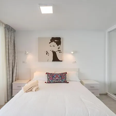 Ocean Wave Retreat