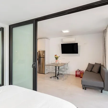 Ocean Wave Retreat Apartment